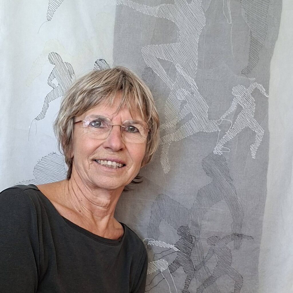 'Ausstellerin Monika Steiner im mük